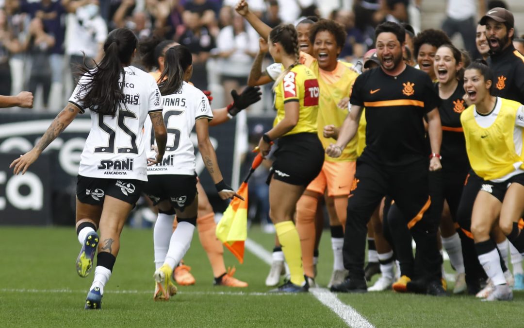 Corinthians vence clássico de ida das semifinais no BR Feminino; SPFC empata no Sul