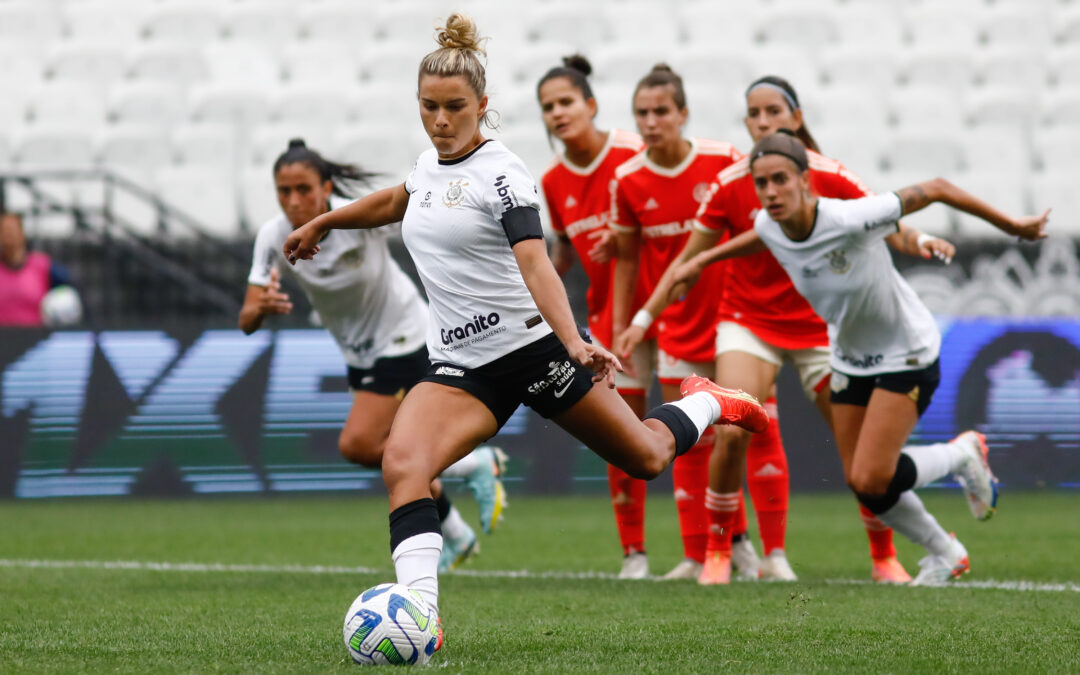 No Dia Internacional da Mulher, Tamires fala sobre evolução do futebol feminino