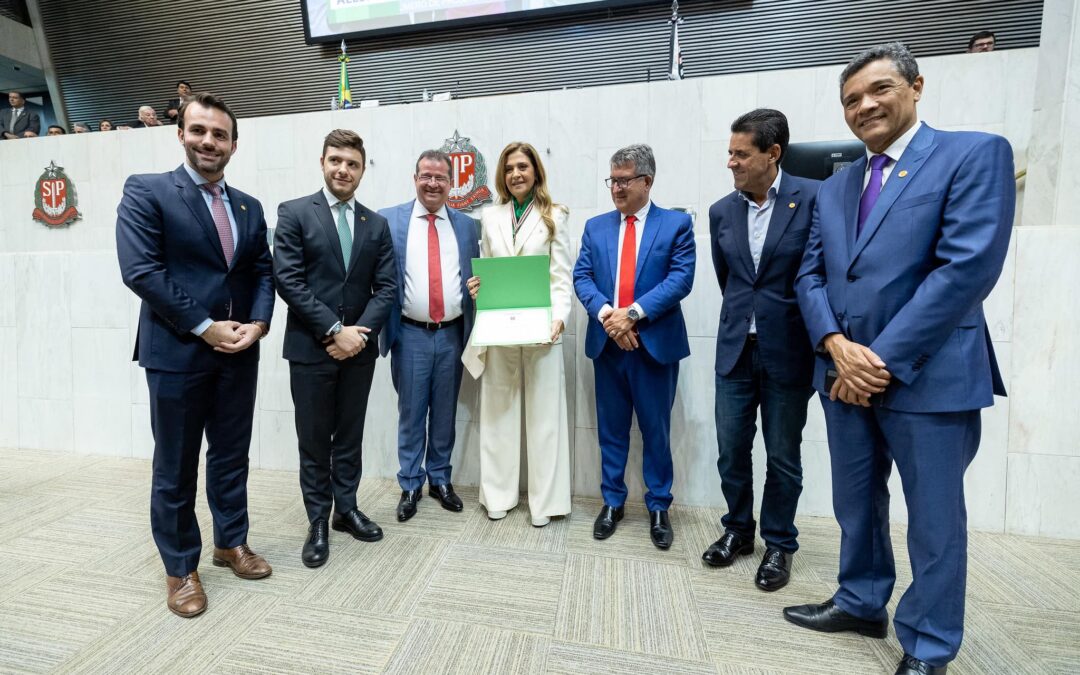 Leila Pereira, presidente do Palmeiras, recebe linda homenagem na Alesp